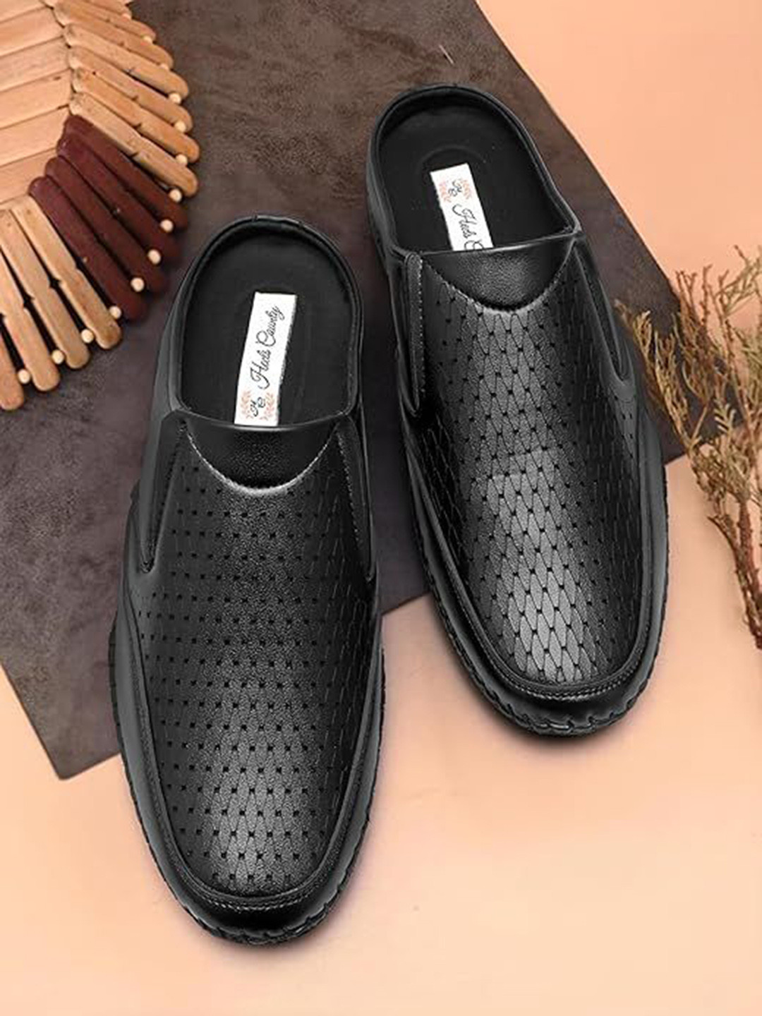 HEELS COUNTY Men Perforations Loafers