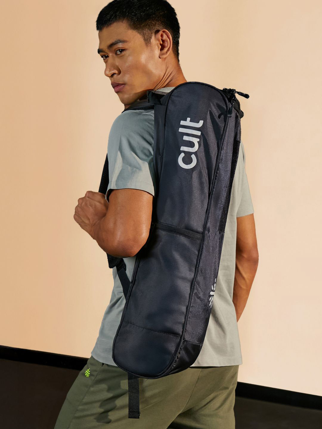 CULT Black Yoga Bag Multi Utility Pockets