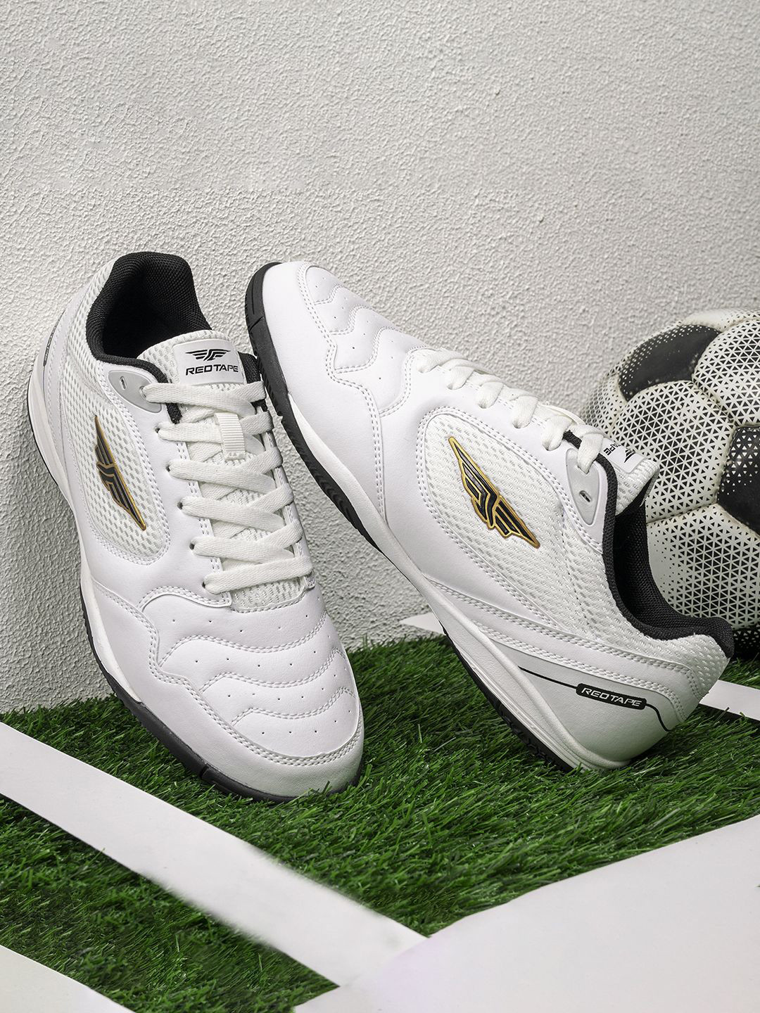 Red Tape Court Crossover Men Football Shoes