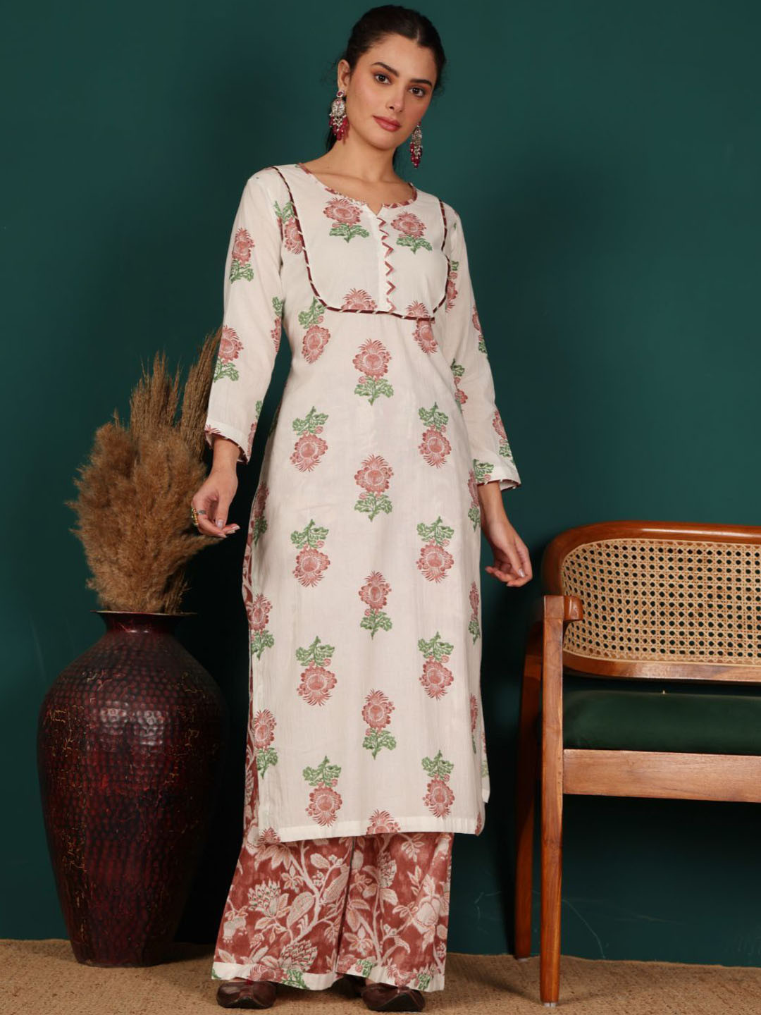 Lative Colours of Fashion Women Floral Printed Regular Beads and Stones Pure Cotton Kurta with Palazzos &
