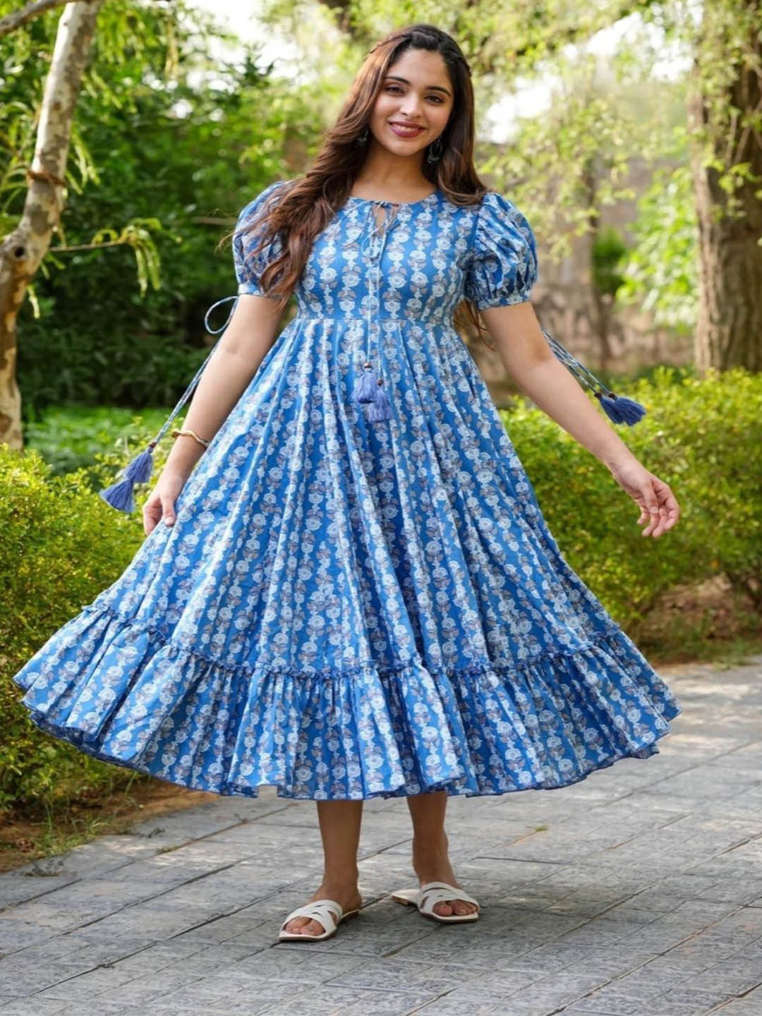 HANDSOME KING Women Floral Printed Gathered or Pleated Fit & Flare Midi Dress