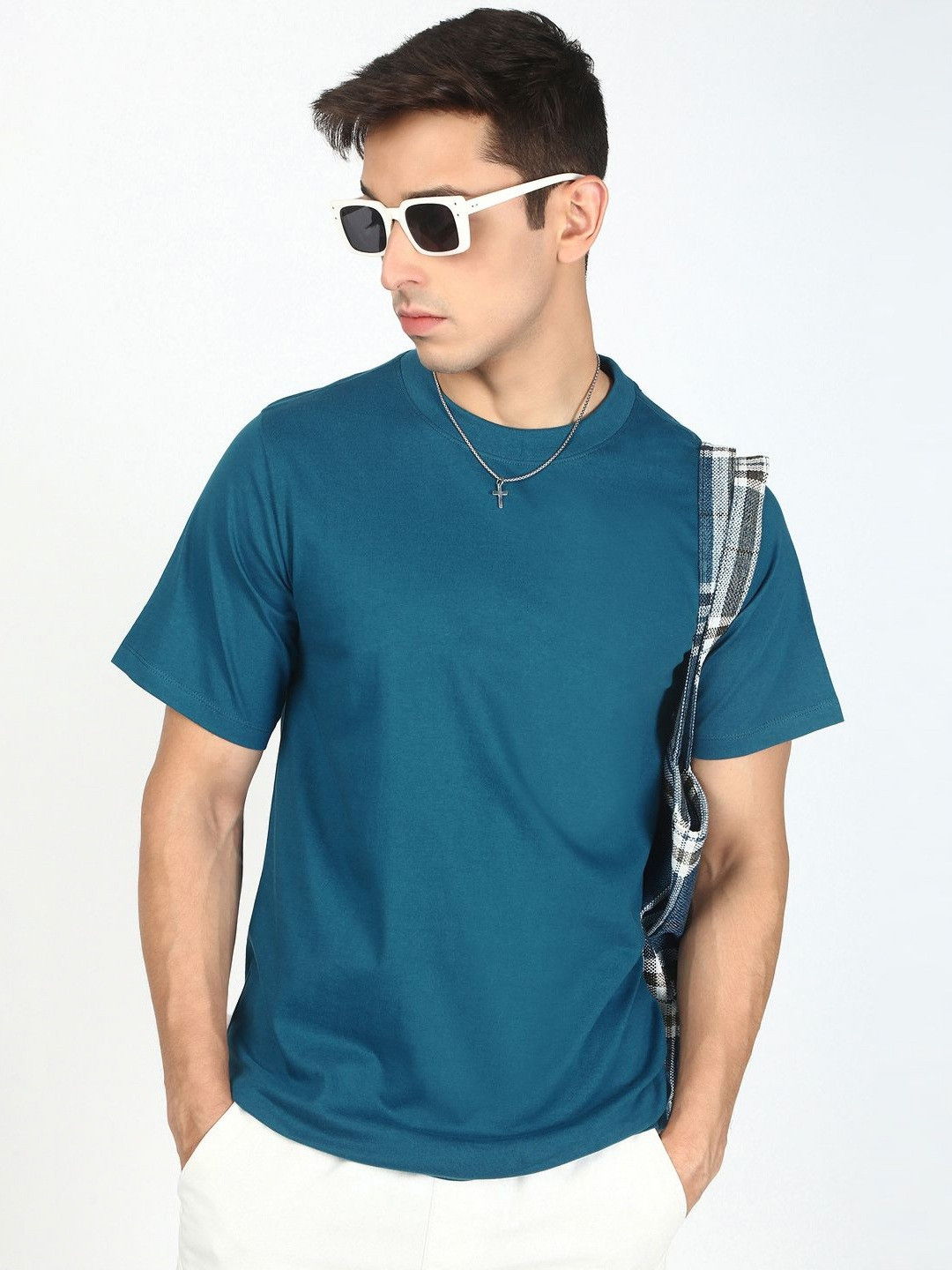 Bene Kleed Men Solid Round Neck Cotton T-shirt