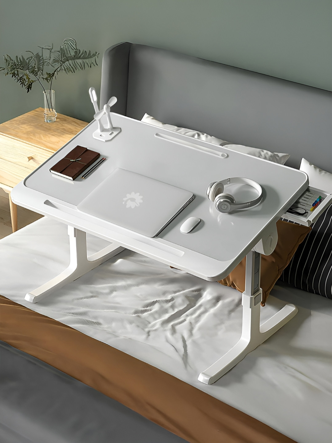 StarAndDaisy Portable Foldable Design with USB Charging Wood Laptop Table