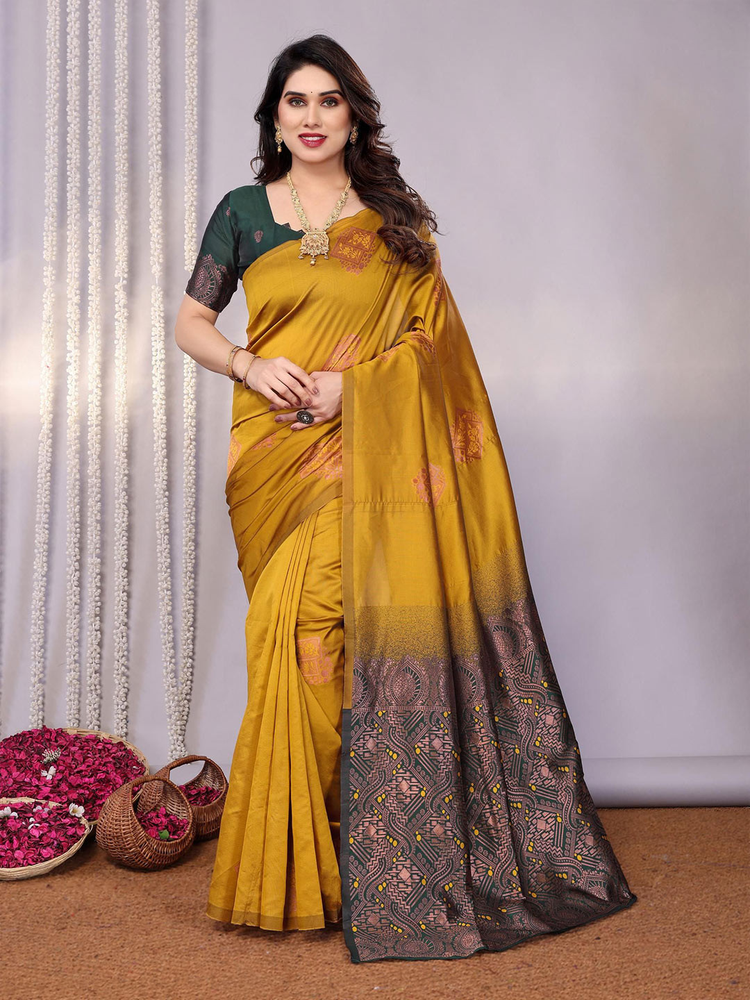 Styleveda Woven Design Silk Banarasi Saree With Unstitched Blouse Piece