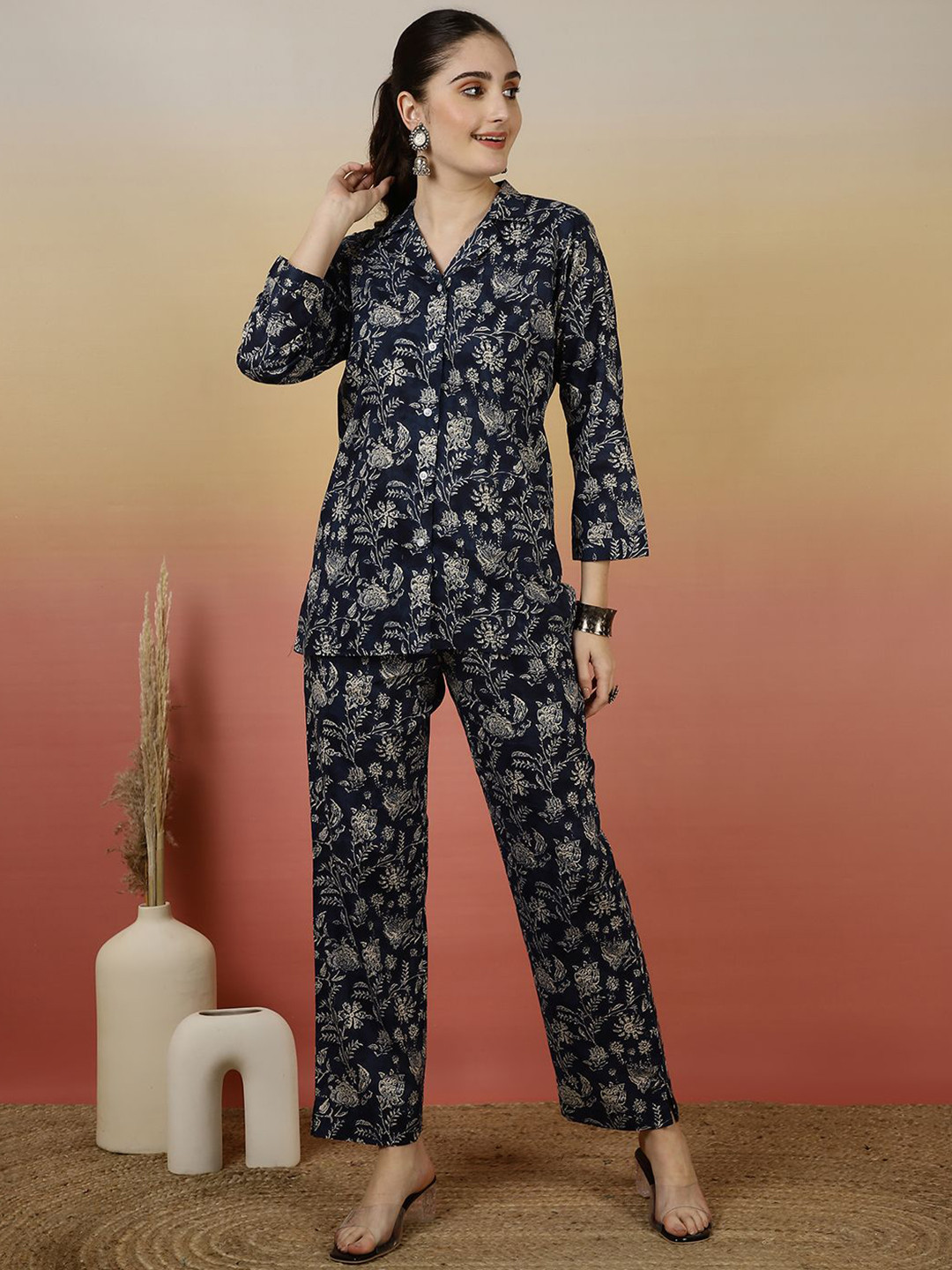 GLAM ROOTS Printed Shawl Neck Pure Cotton Tunic With Trouser