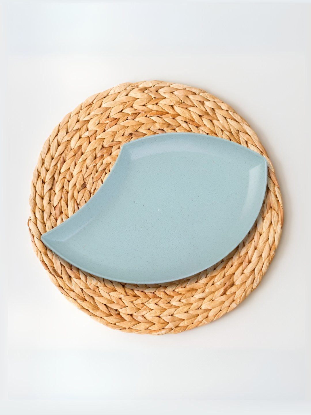 YELONA Green Petal-Shaped Bamboo Dishwasher and Microwave Safe Plate