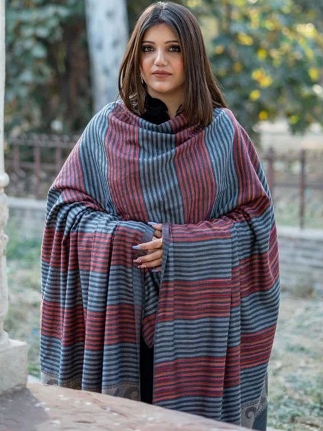 THE SHAWL STUDIO Paisley Palla Striped Woven Design Shawl