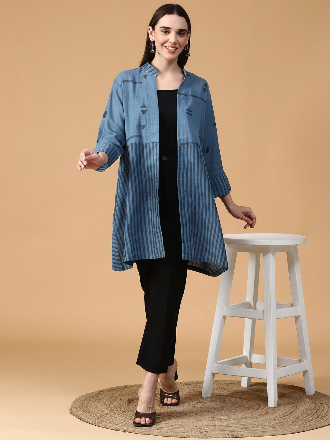 Tiara Geometric Print Cotton Mandarin Collar Shrug