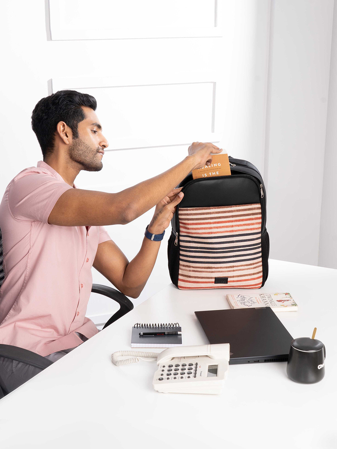 ZOUK Qutub Stripes Men Statement Backpack