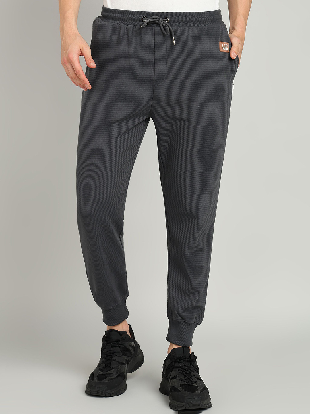 Alan Jones Men Mid Rise Joggers