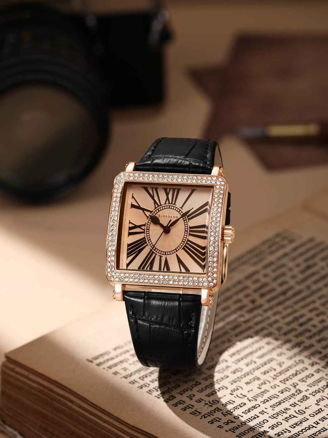 GIORDANO Women Embellished Square Dial & Leather Straps Analogue Watch GZ-60091-01