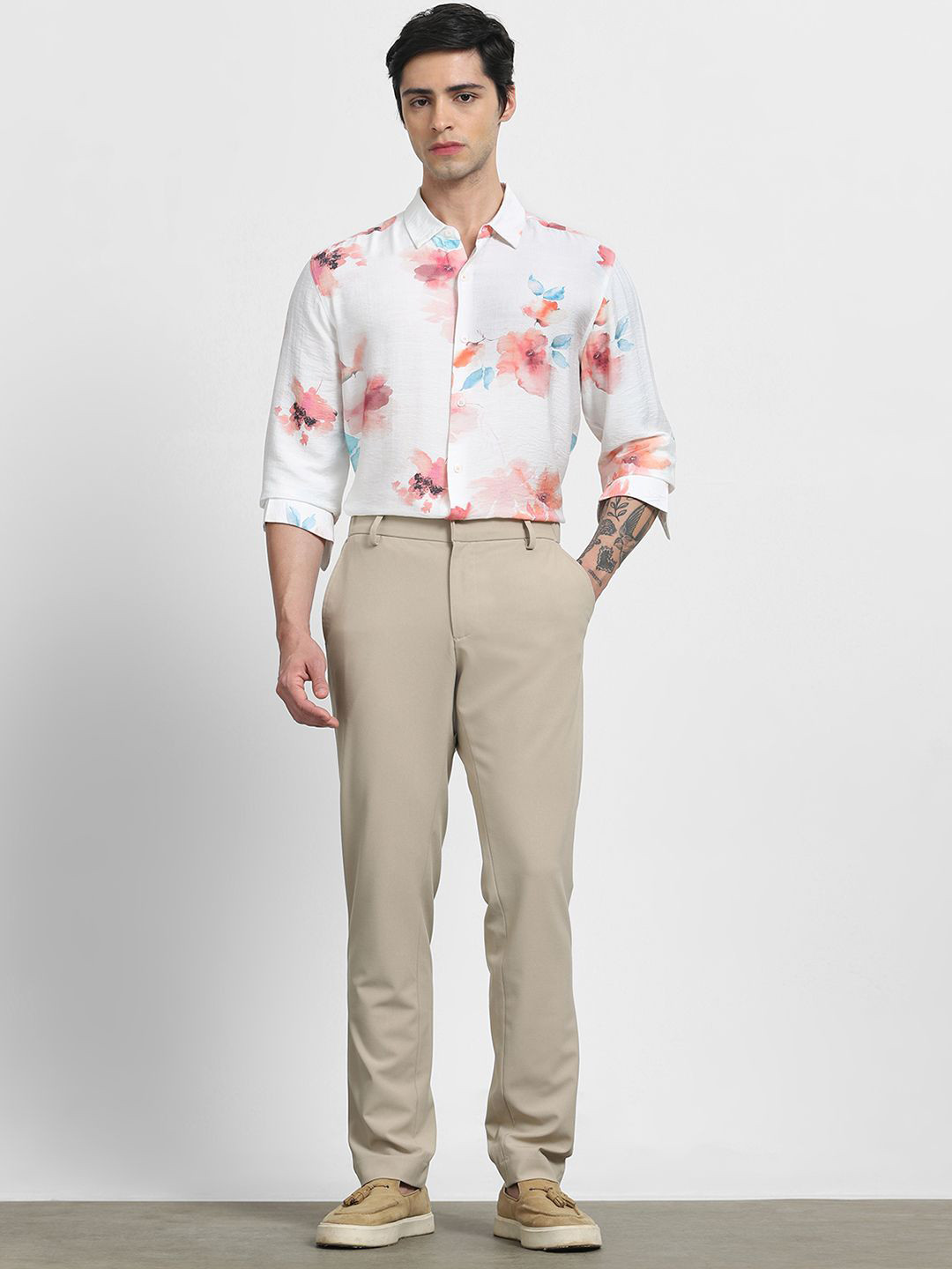 Mufti Men Slim Fit Floral Printed Spread Collar Casual Shirt