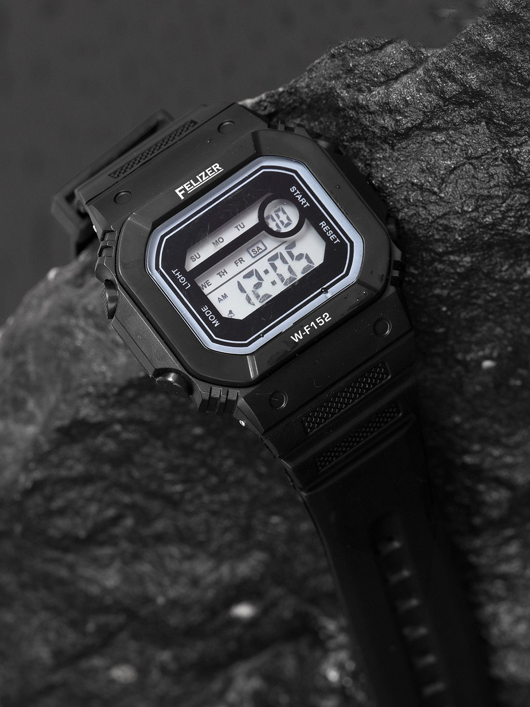 FELIZER Men Patterned Dial & Textured Straps Digital Watch H152-LSKA-Black