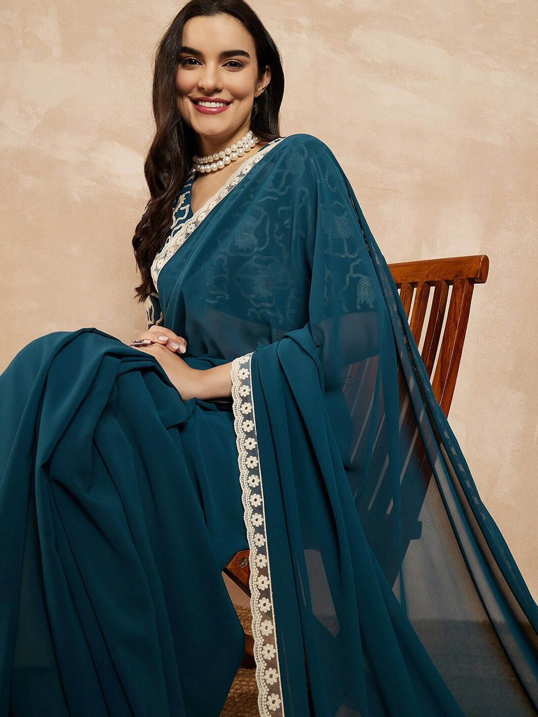 DIVASTRI Amruta Embroidered Saree With Unstitched Blouse Piece