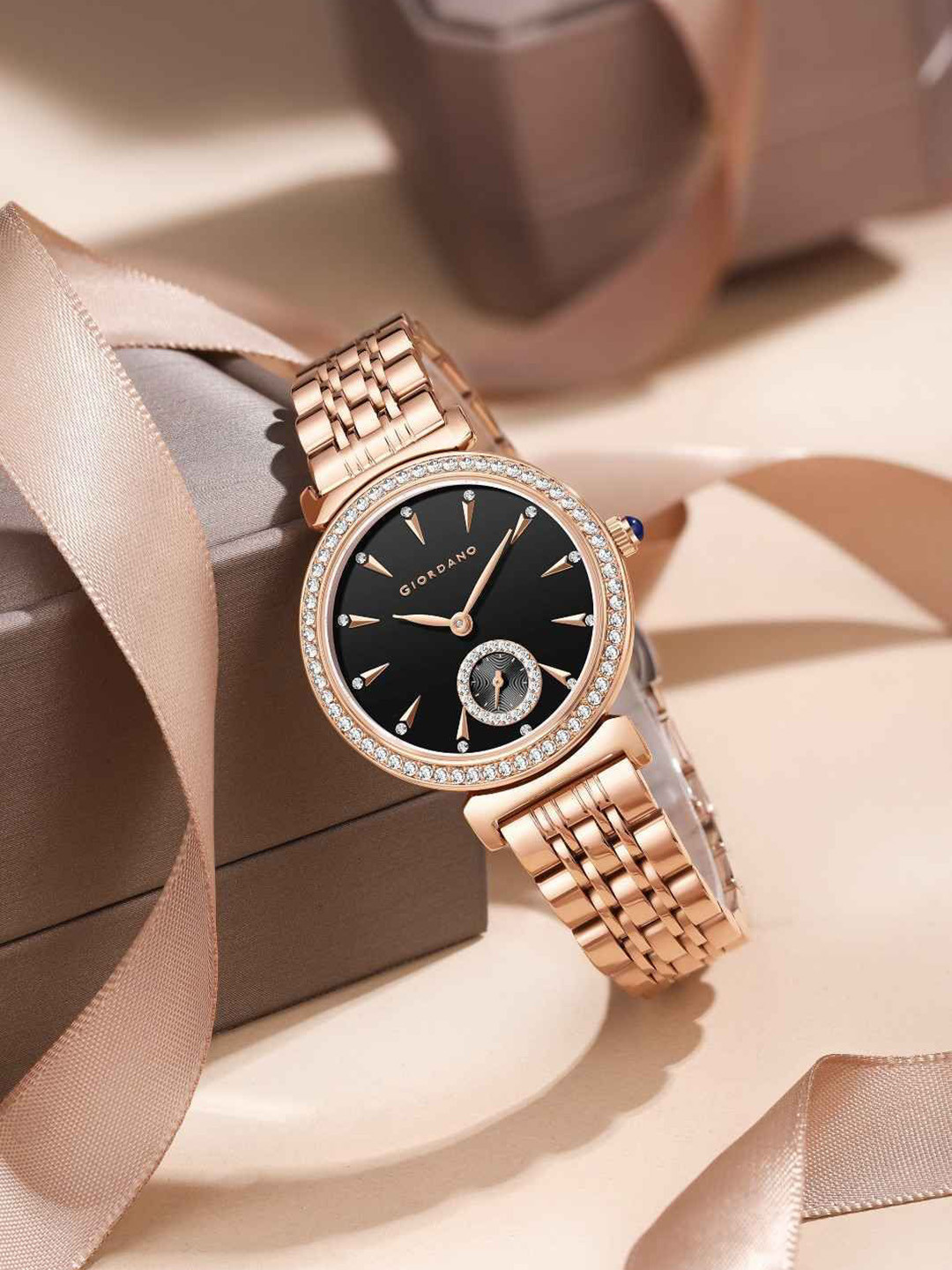 GIORDANO Women Dial & Stainless Steel Bracelet Style Straps Analogue Watch GZ-60090-33