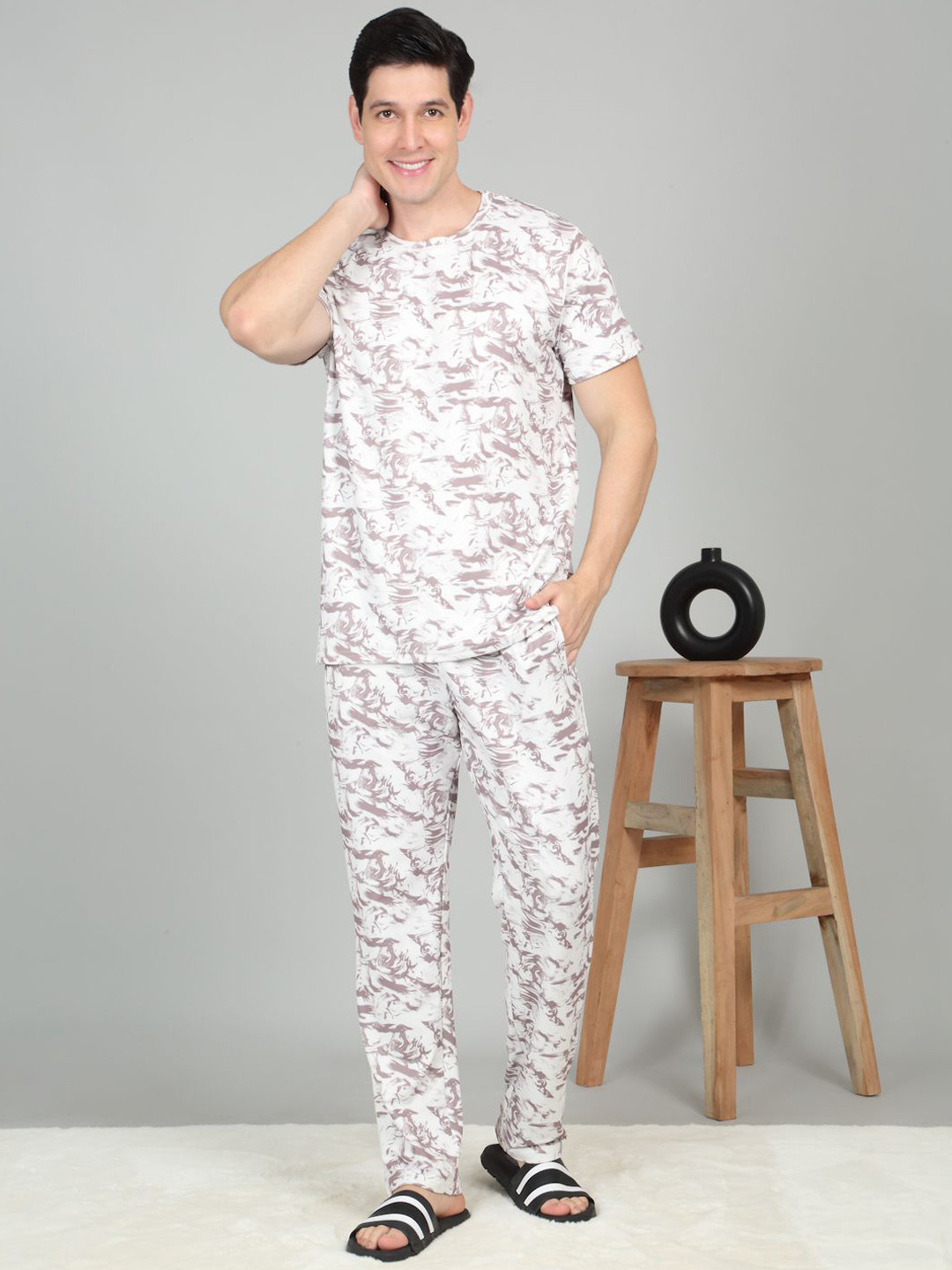 Sweet Dream Men Abstract Printed Round Neck Short Sleeves T-shirt Pyjamas Nightsuits