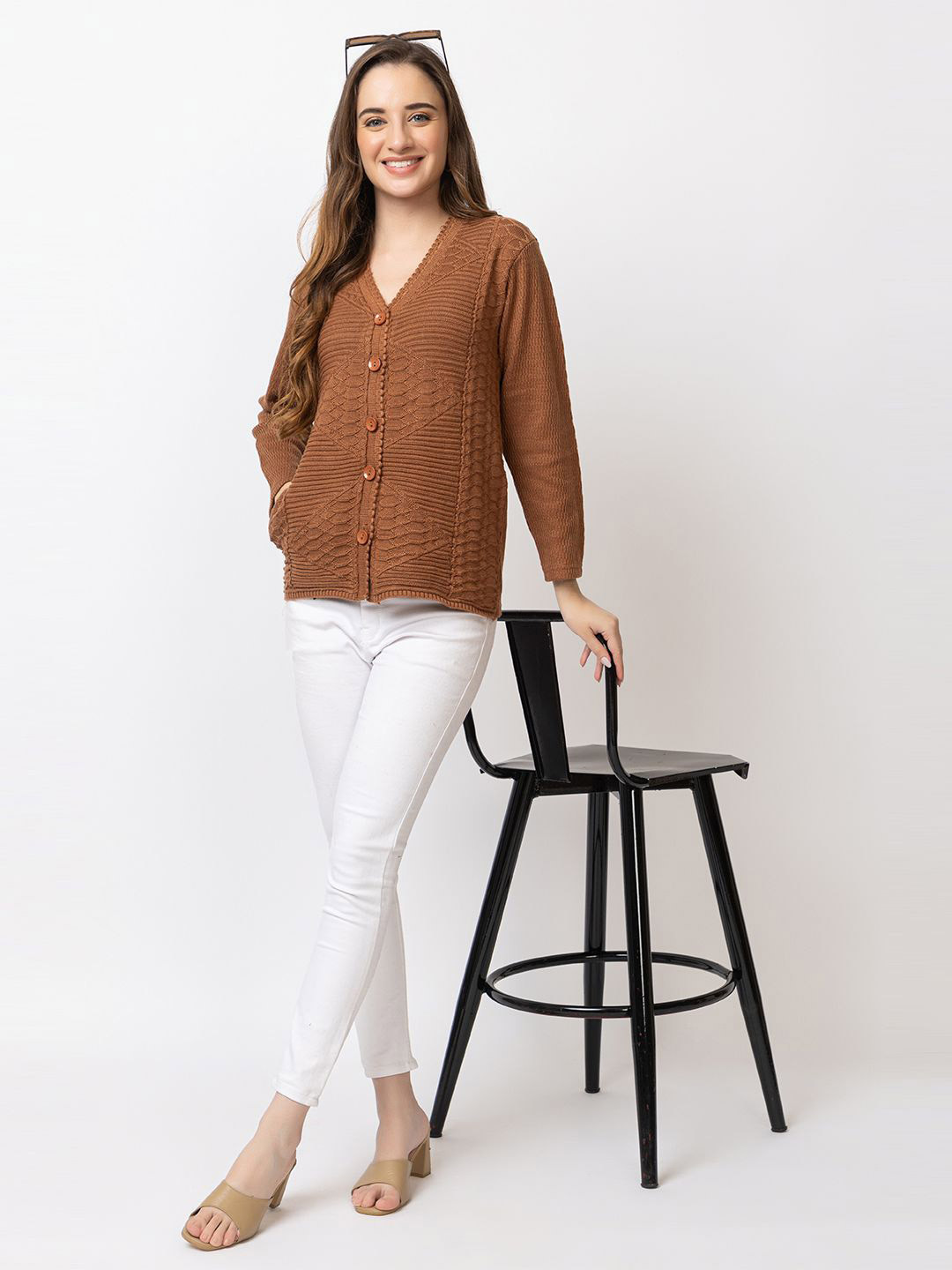Dadu Dayal Women Open Knit Woollen Cardigan