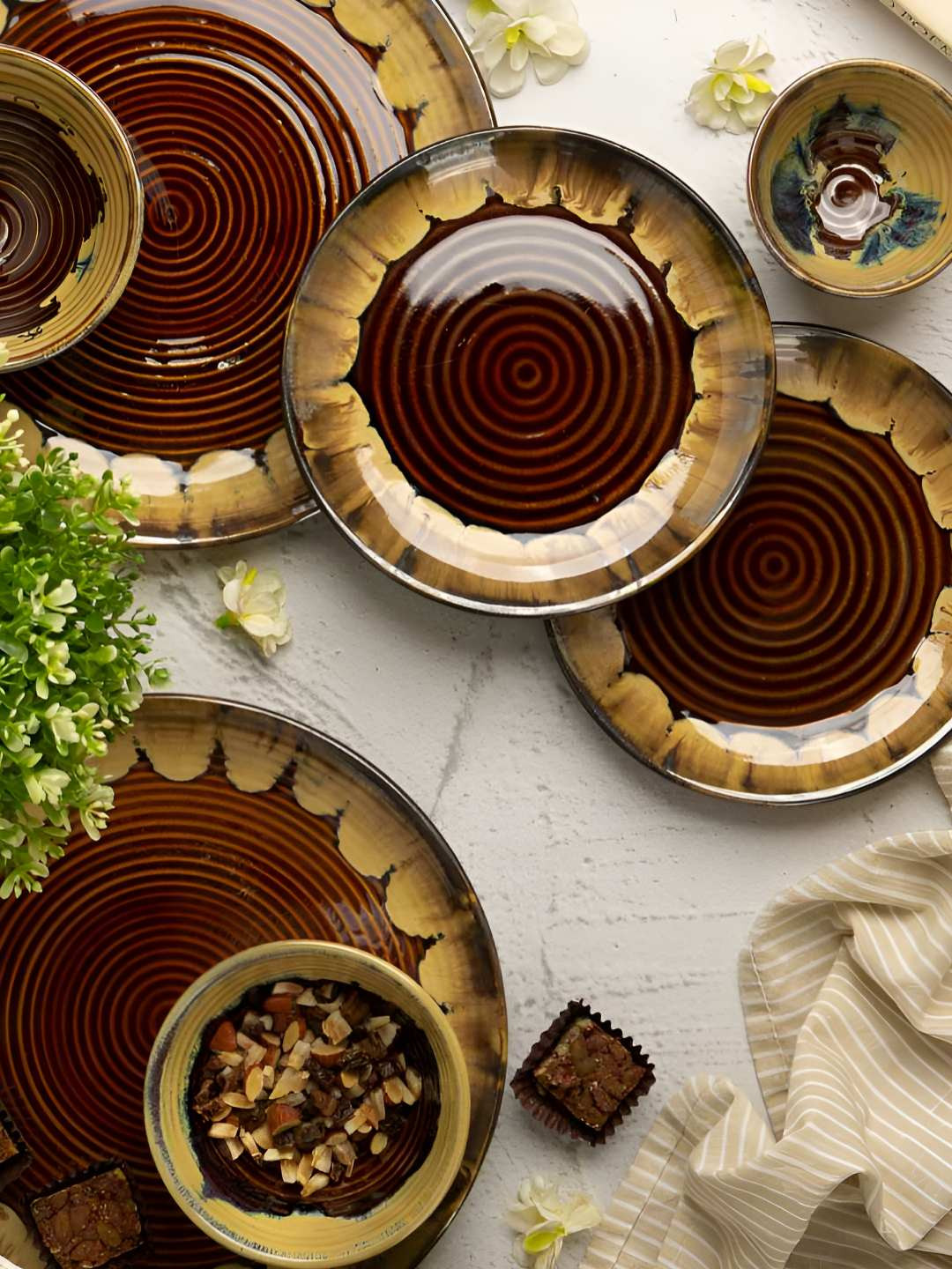 AMALAFIEE CERAMICS Caramel Haze Brown Geometric Ceramic Microwave Safe 12 Piece Dinner Set