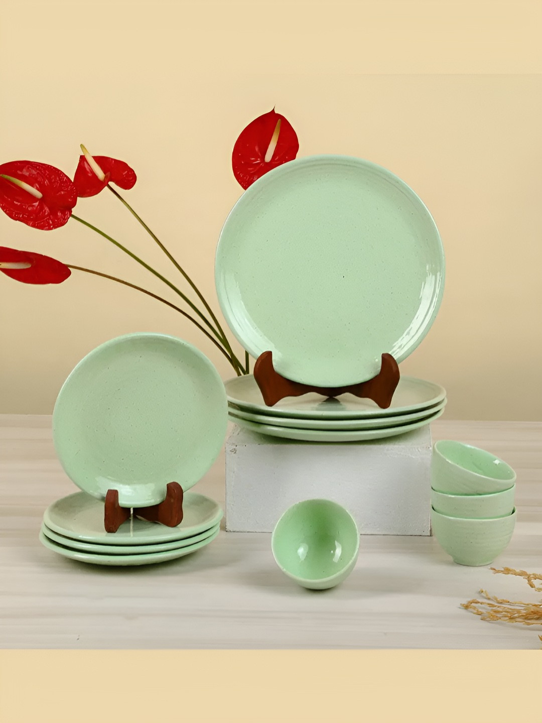 AMALAFIEE CERAMICS Lemongrass Special Green Solid Ceramic Dishwasher and Microwave Safe 8 Piece Dinner Set