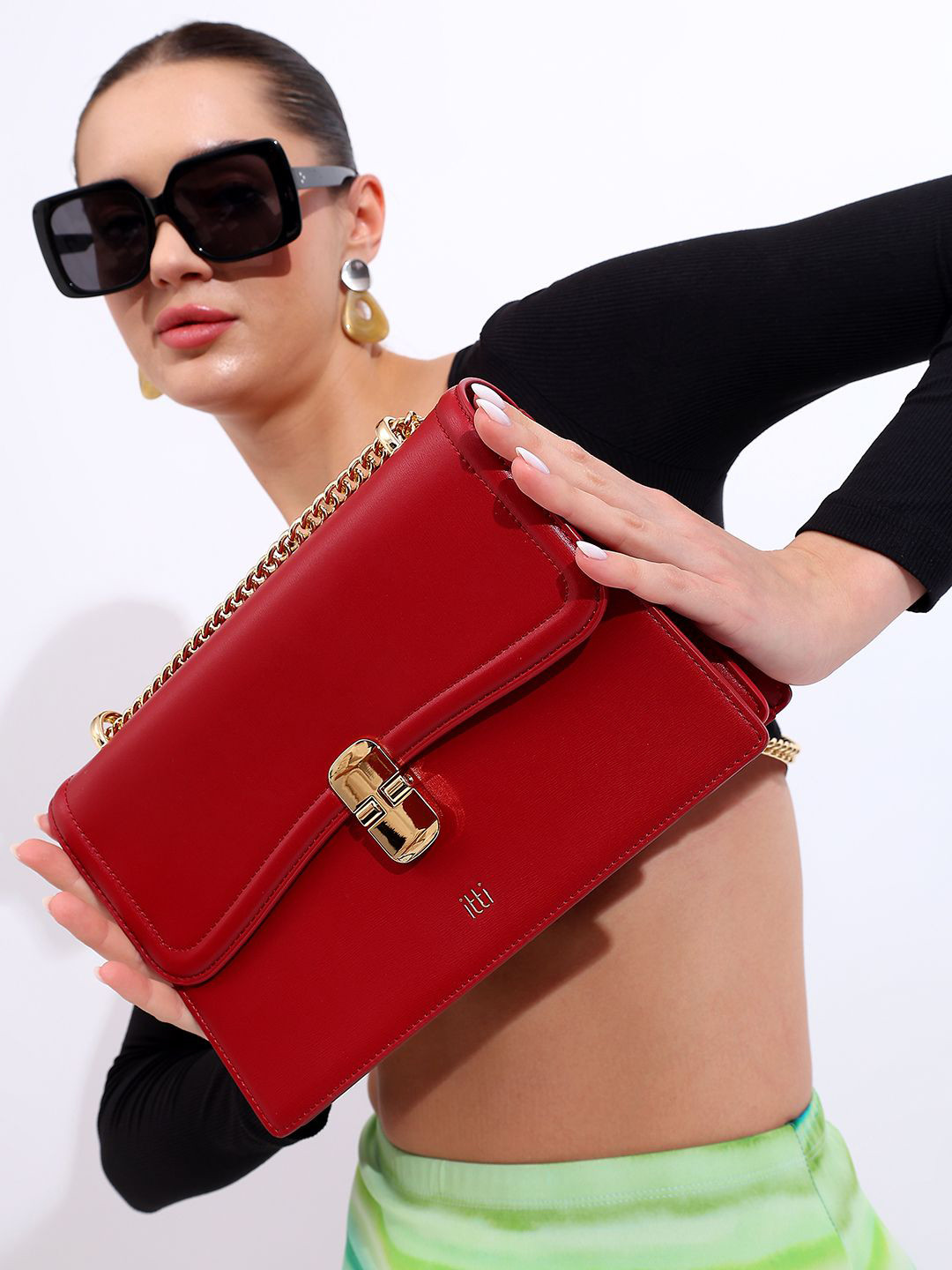 itti Women Solid Cherry Red Sling Bag with Pouch