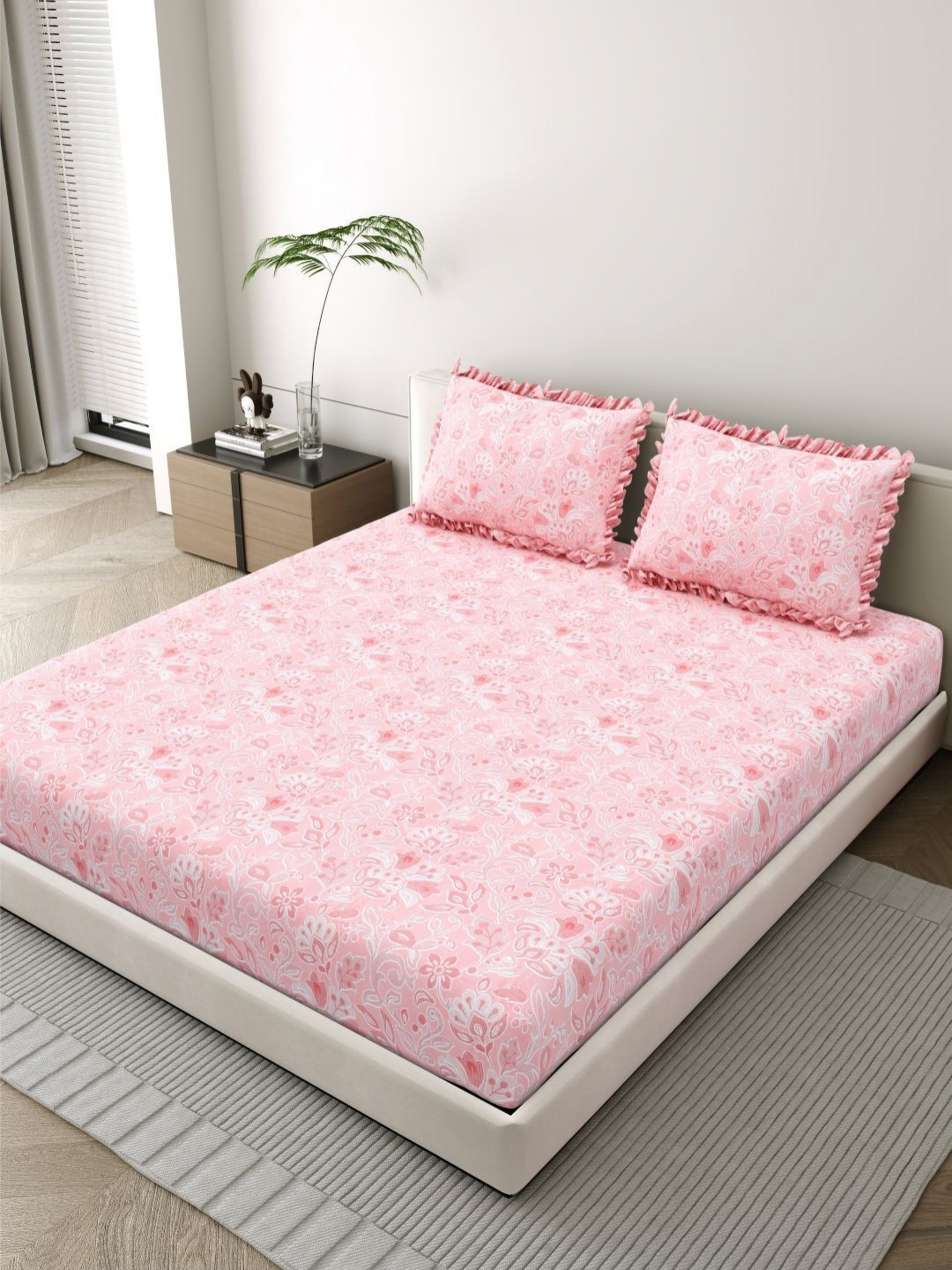 DREAM WEAVERZ Pink Floral Printed 260 TC King Bedsheet Set 2.35m  x 2.55m