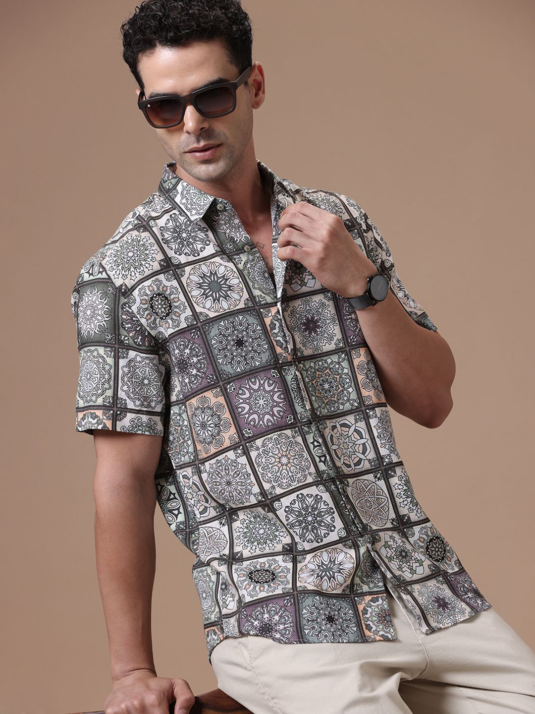The Collection Men's Printed Short Sleeves Geometric Pattern Relaxed Fit Casual Shirt