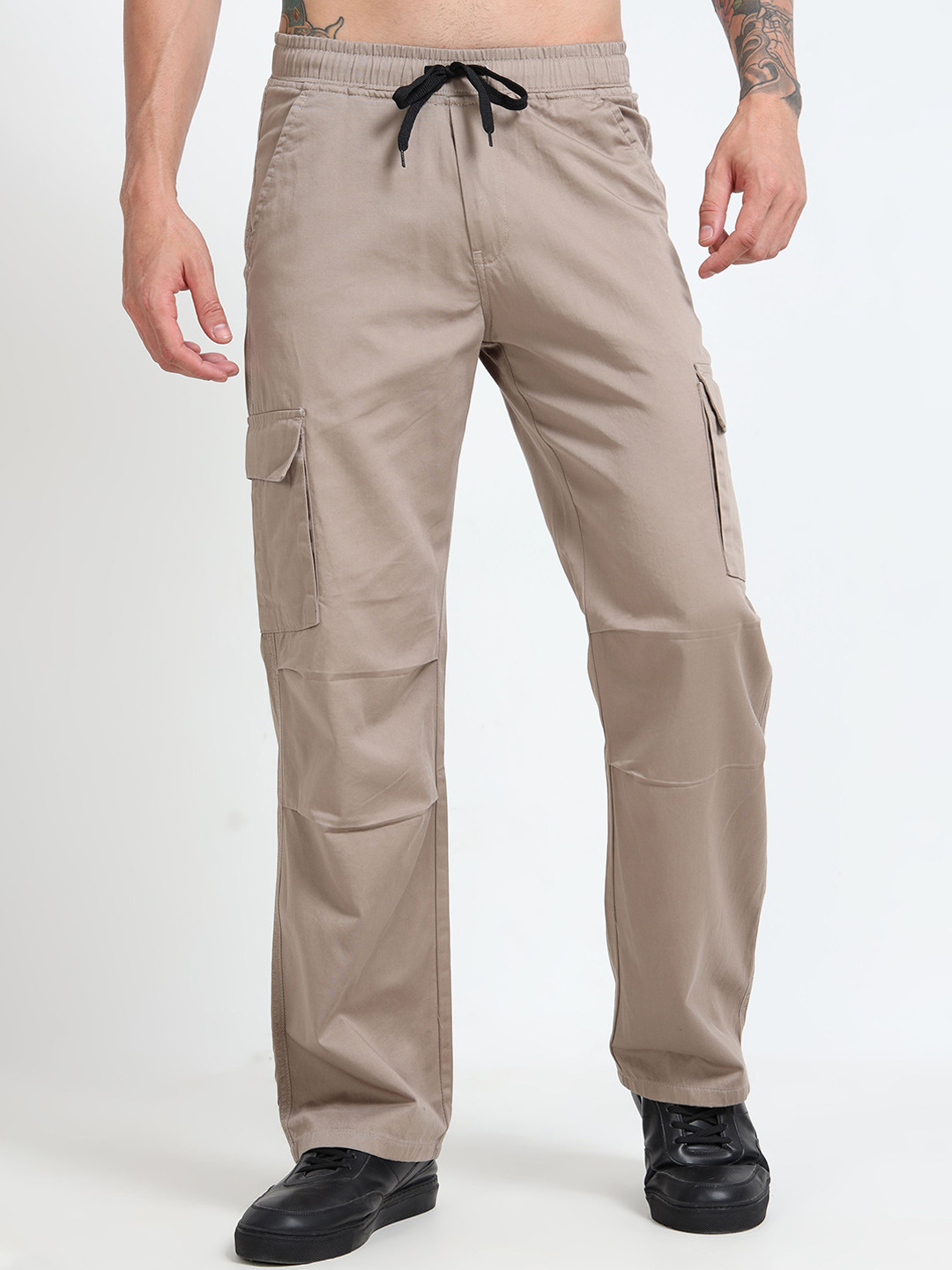 U.S. PITCHERS Men Relaxed Straight Leg Low-Rise Cargos Trousers