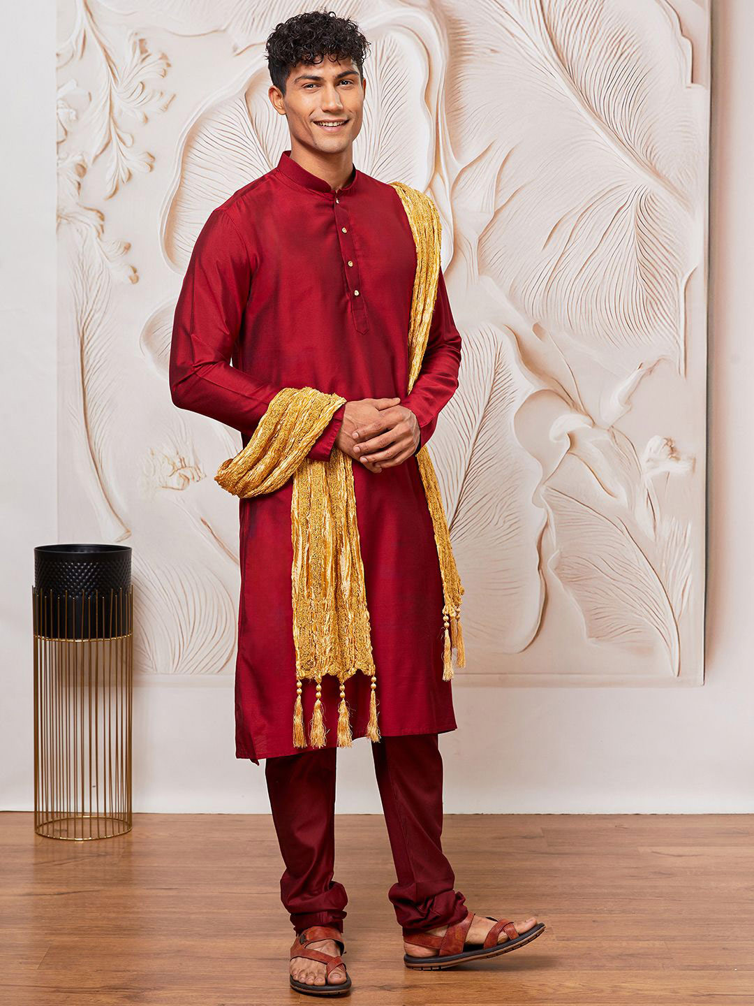 VASTRAMAY Men Crinkled Texture Dupatta