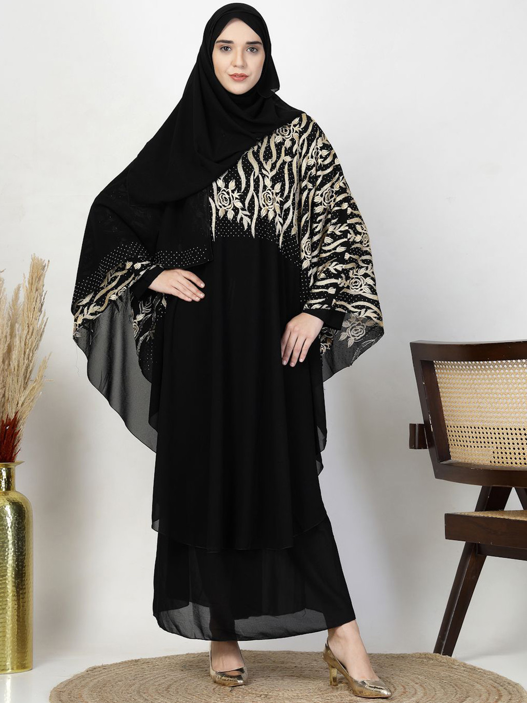 KLOTTHE Embroidered Burqa With Scarves & Nakab