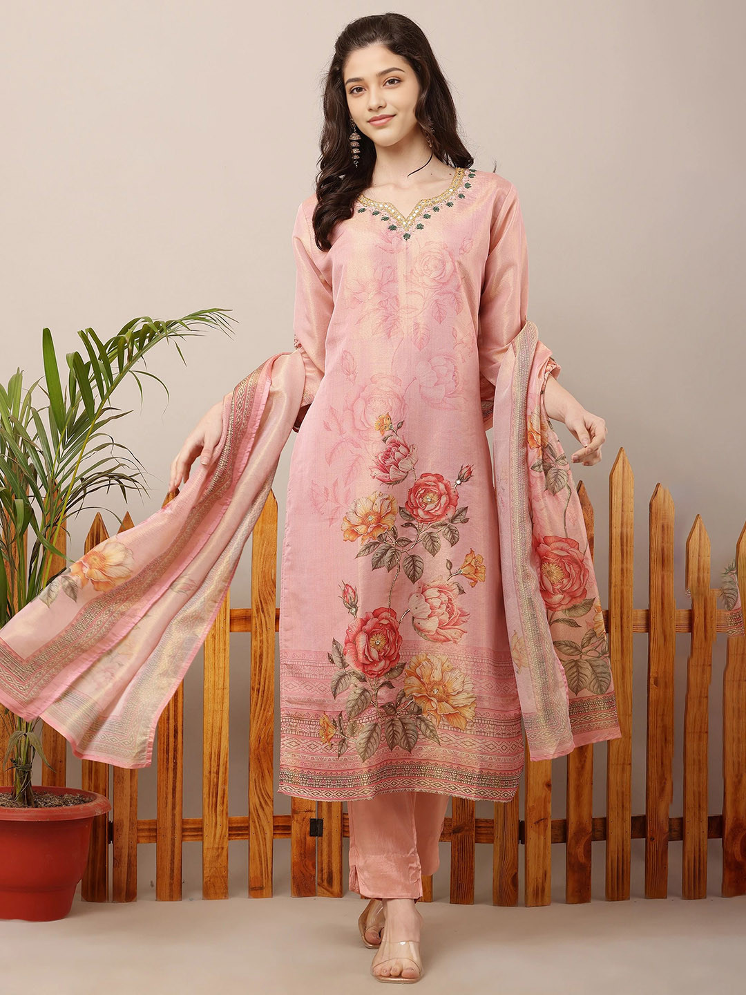 Amodra Women Floral Printed Regular Kurta with Trousers & With Dupatta