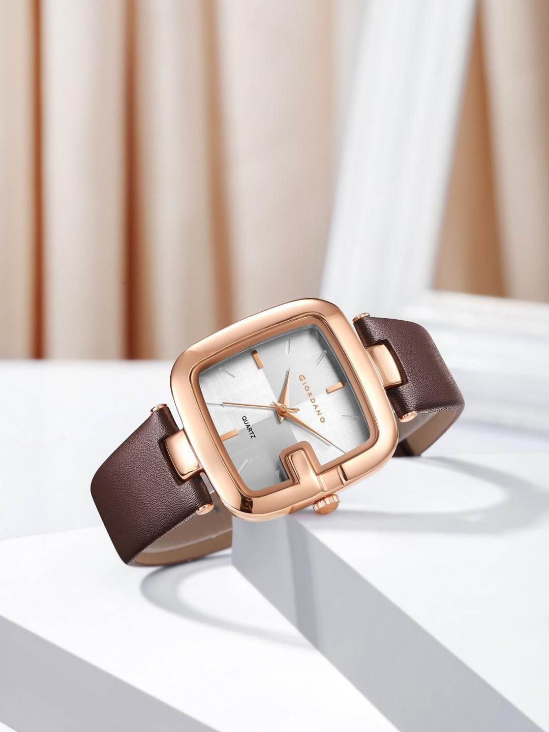 GIORDANO Women Dial & Leather Straps Analogue Watch GZ-60089-02