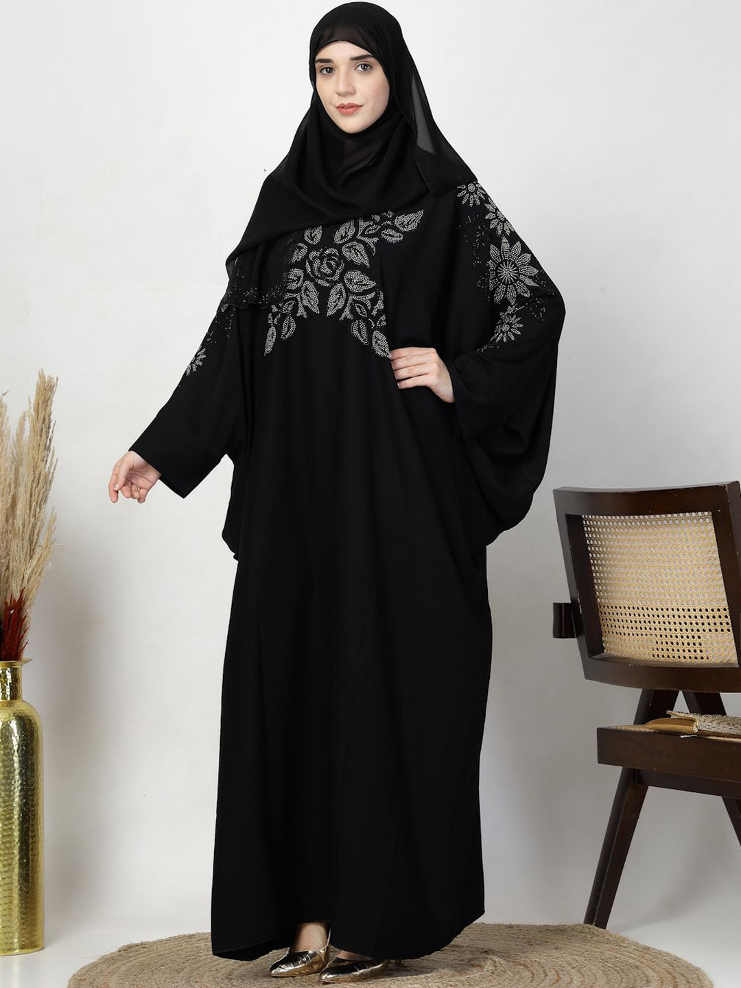KLOTTHE Embellished Burqa With Scarves & Nakab