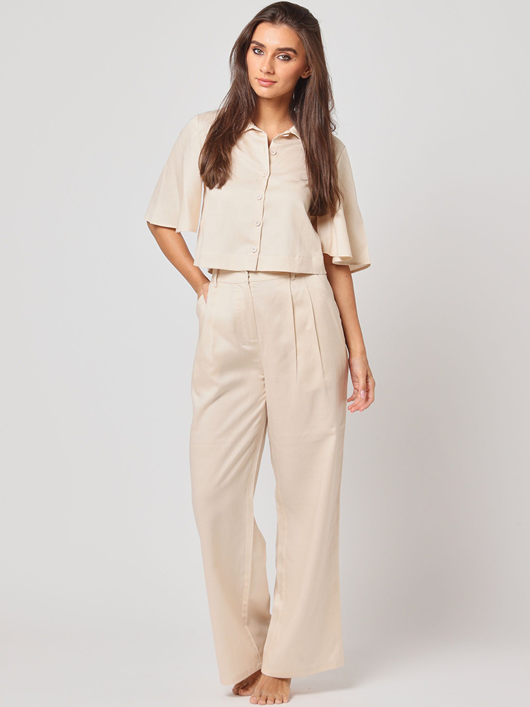 ASHITA FERNANDES Women Relaxed Straight Leg Mid-Rise Easy Wash Pleated Trousers