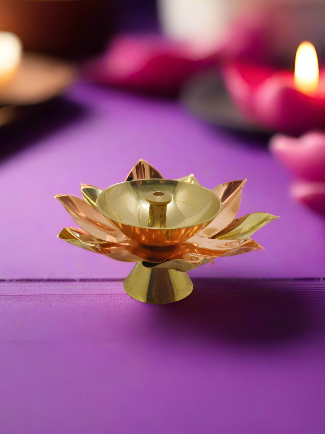 Nyra Kitchenware Beautiful Bronze Toned Brass Diya With Dual Tone Petals - Small Size