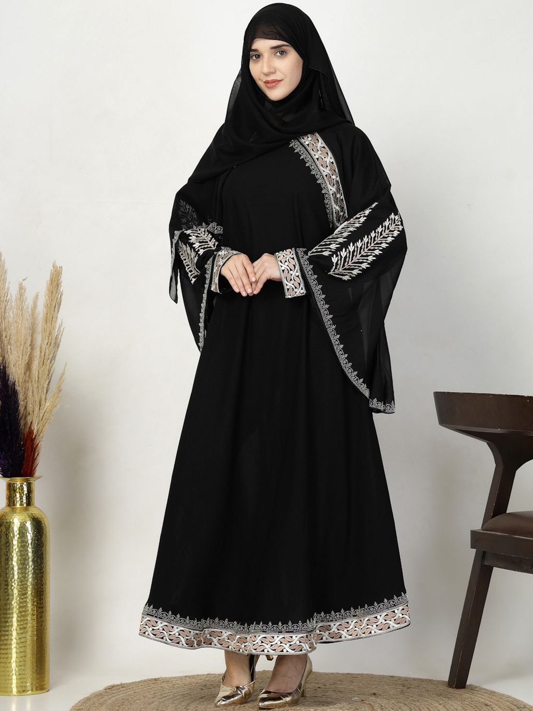 KLOTTHE Embroidered Burqa With Scarves & Nakab