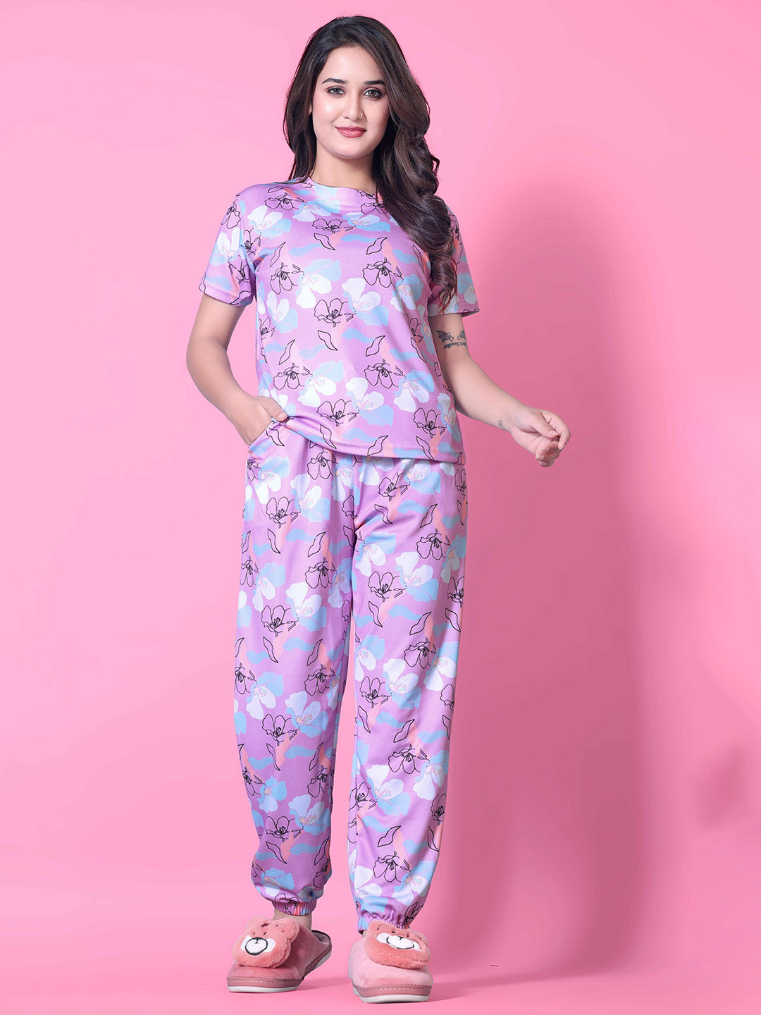 SAKARMAA Women Floral Printed T-shirt & Pyjamas Night suit