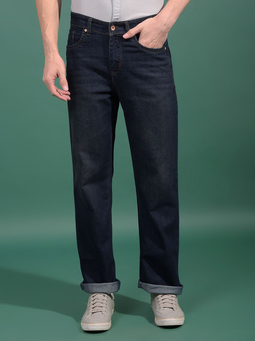 Crimsoune Club Men Baggy Mid-Rise Light Fade Stretchable Jeans