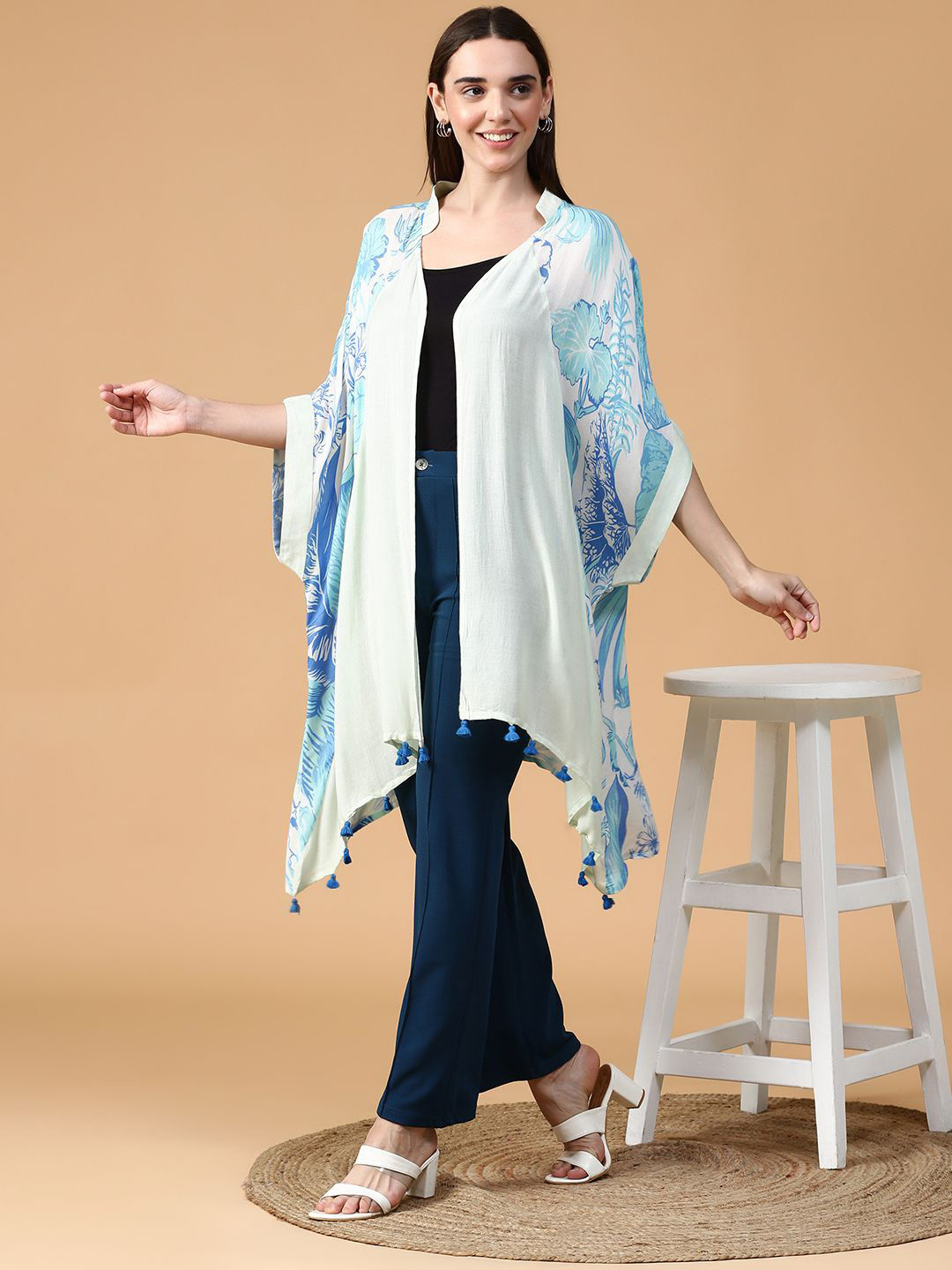 Tiara Floral Printed Mandarin Collar Shrug