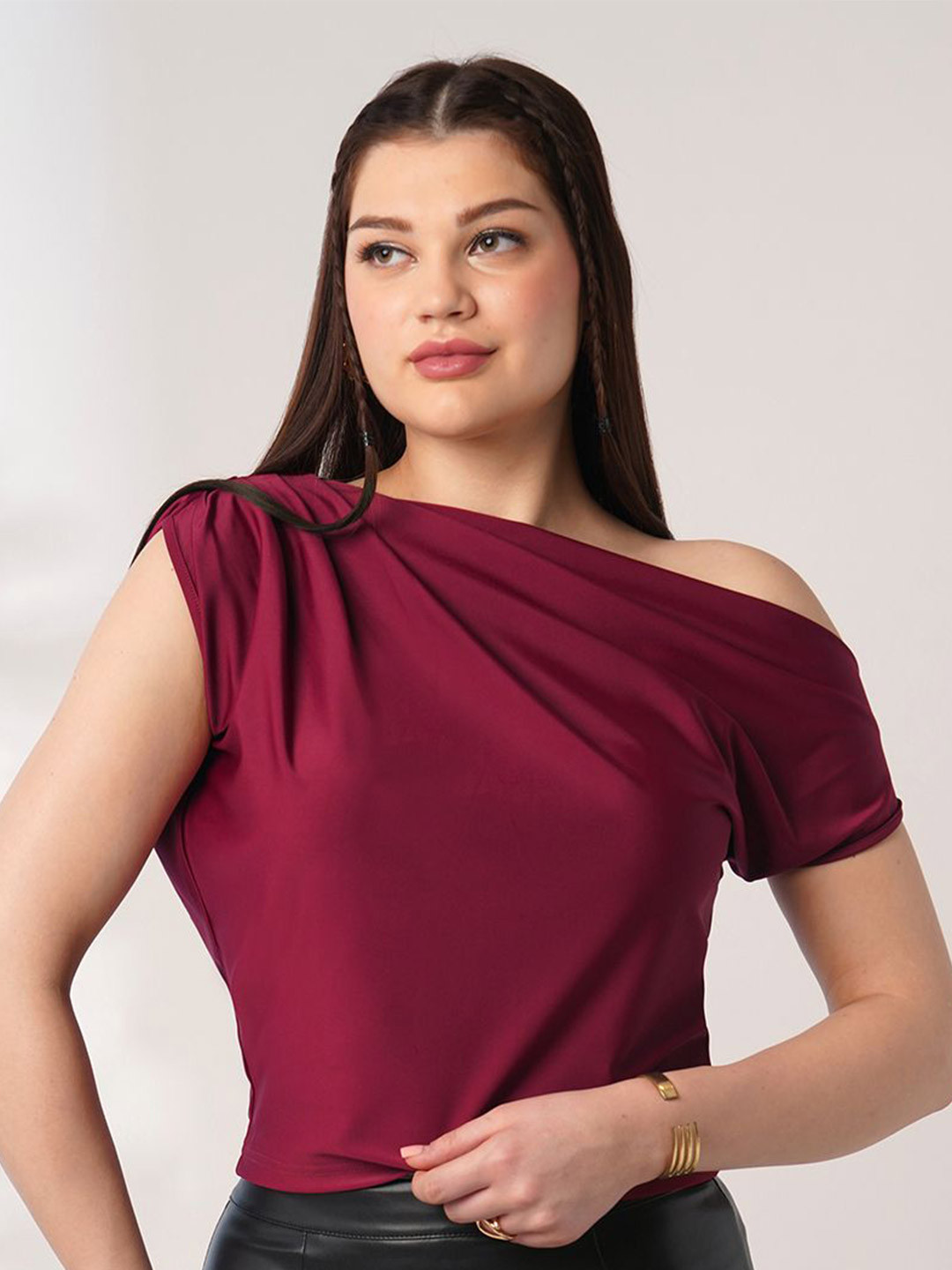 Globus One Shoulder Extended Sleeve Party Top
