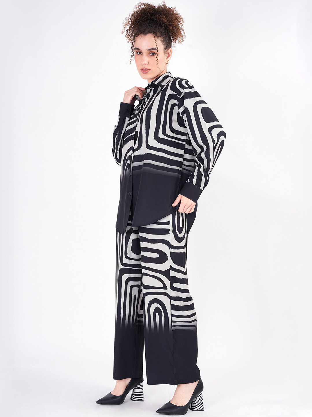 clobug Geometric Printed Sirt Collar Shirt With Palazzo