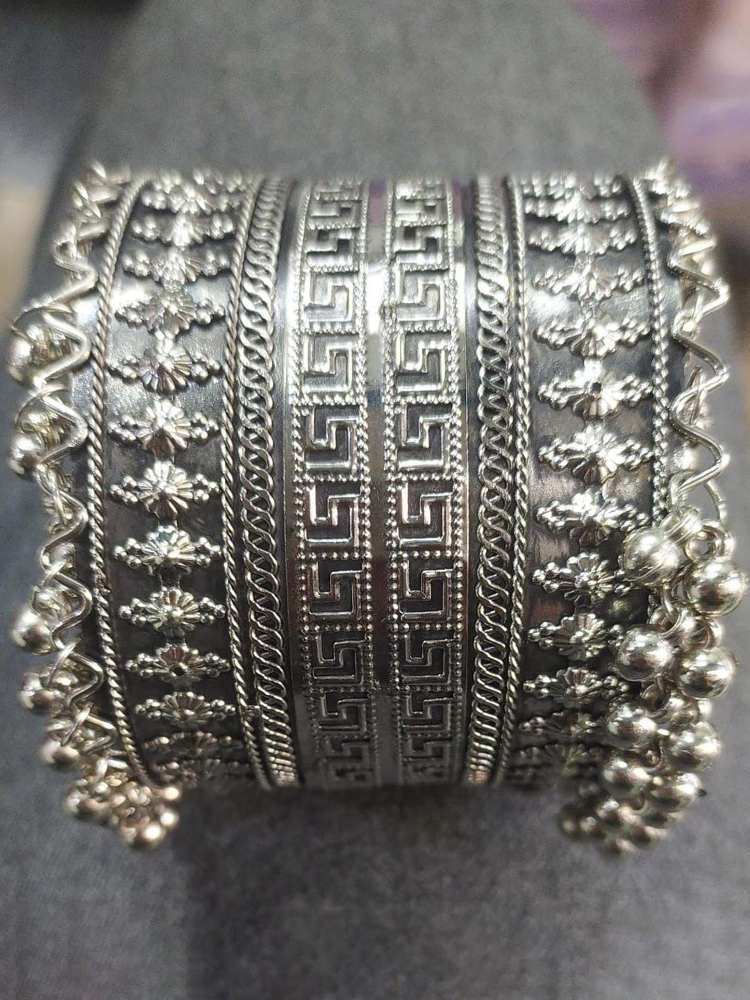 SZN Artificial Beaded Oxidised Bangle
