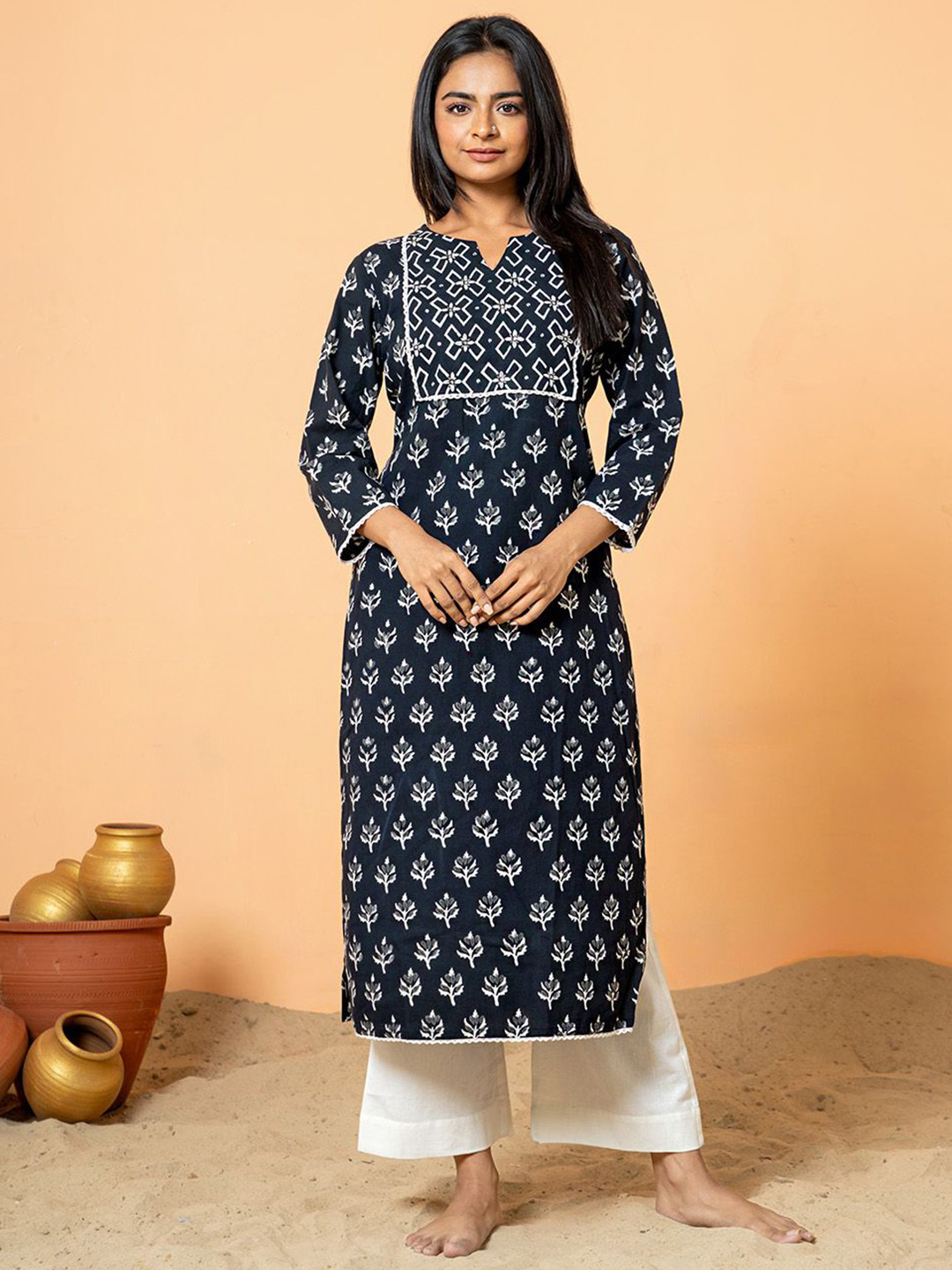 COTTONS DAILY Floral Printed Thread Work Round Neck Pure Cotton Straight Kurta