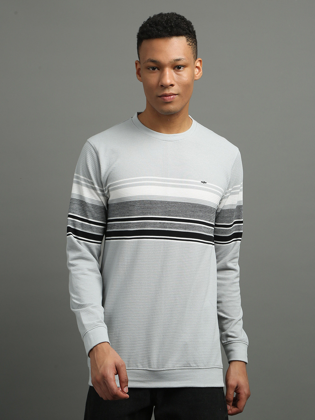 FROSEN FOX Men Striped Sweatshirt