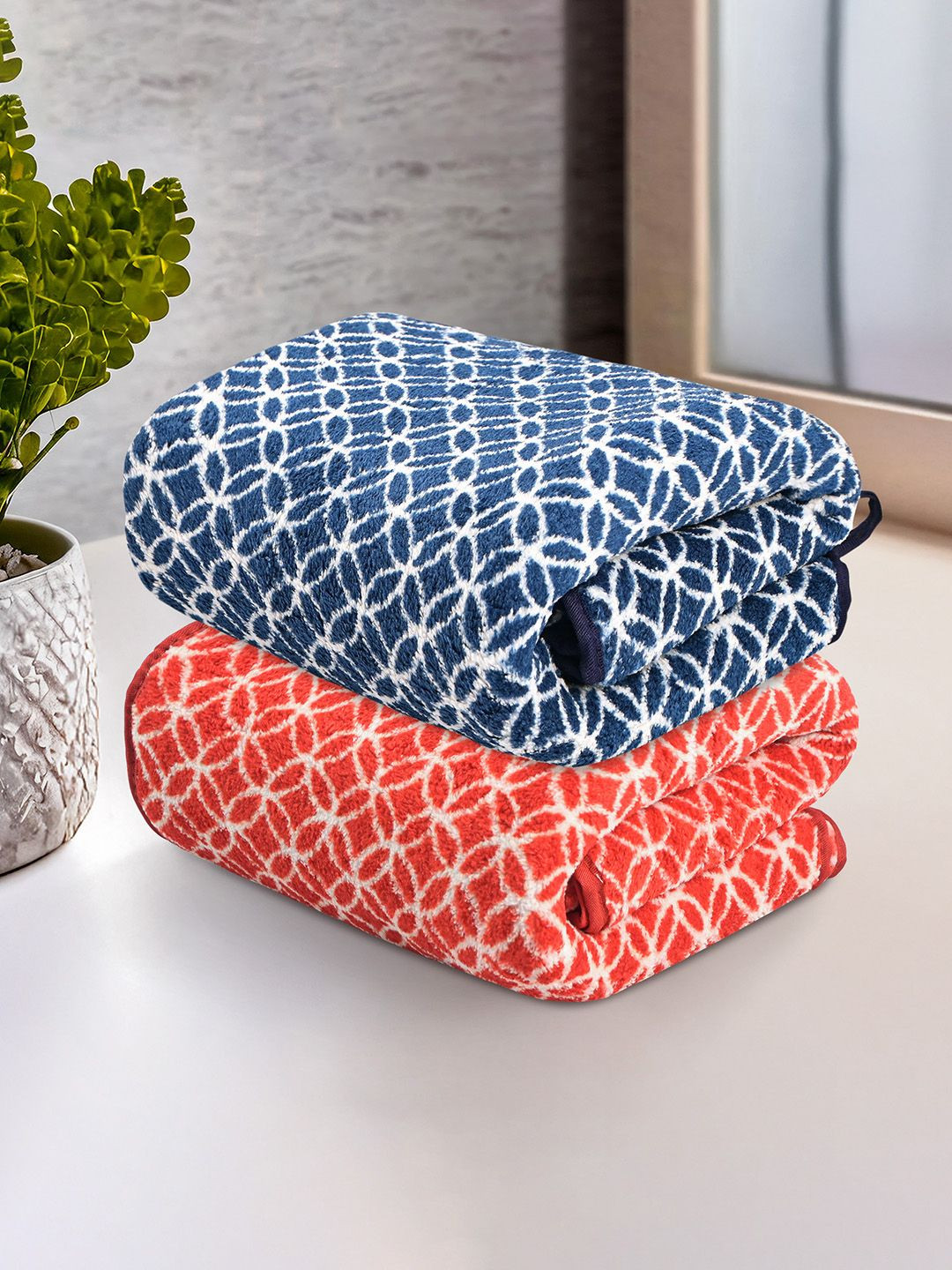 Kuber Industries Blue & Red 2 Pcs Printed Microfiber 280 GSM Ultra Absorbent Face Towels