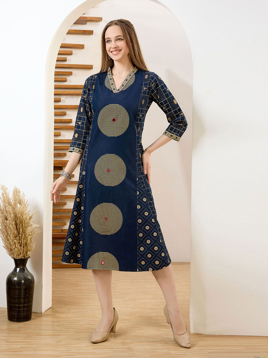 keshubaba Women Geometric Printed Denim Kurti