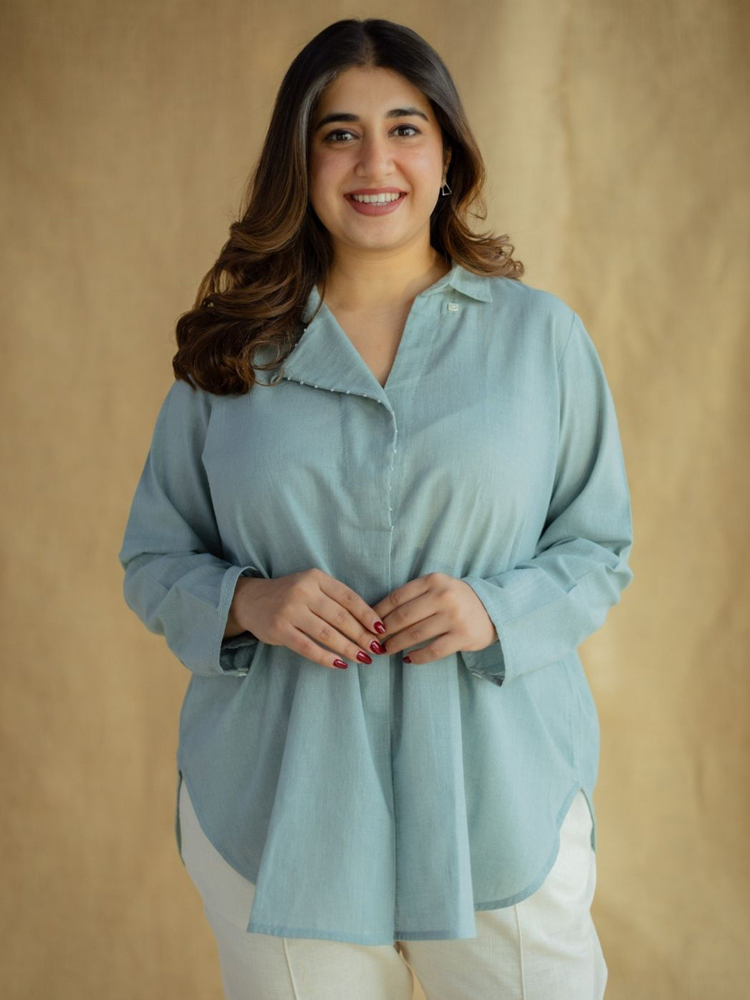 THE INDIAN ETHNIC CO Women Blue Slub Cotton Embroidered Short Top