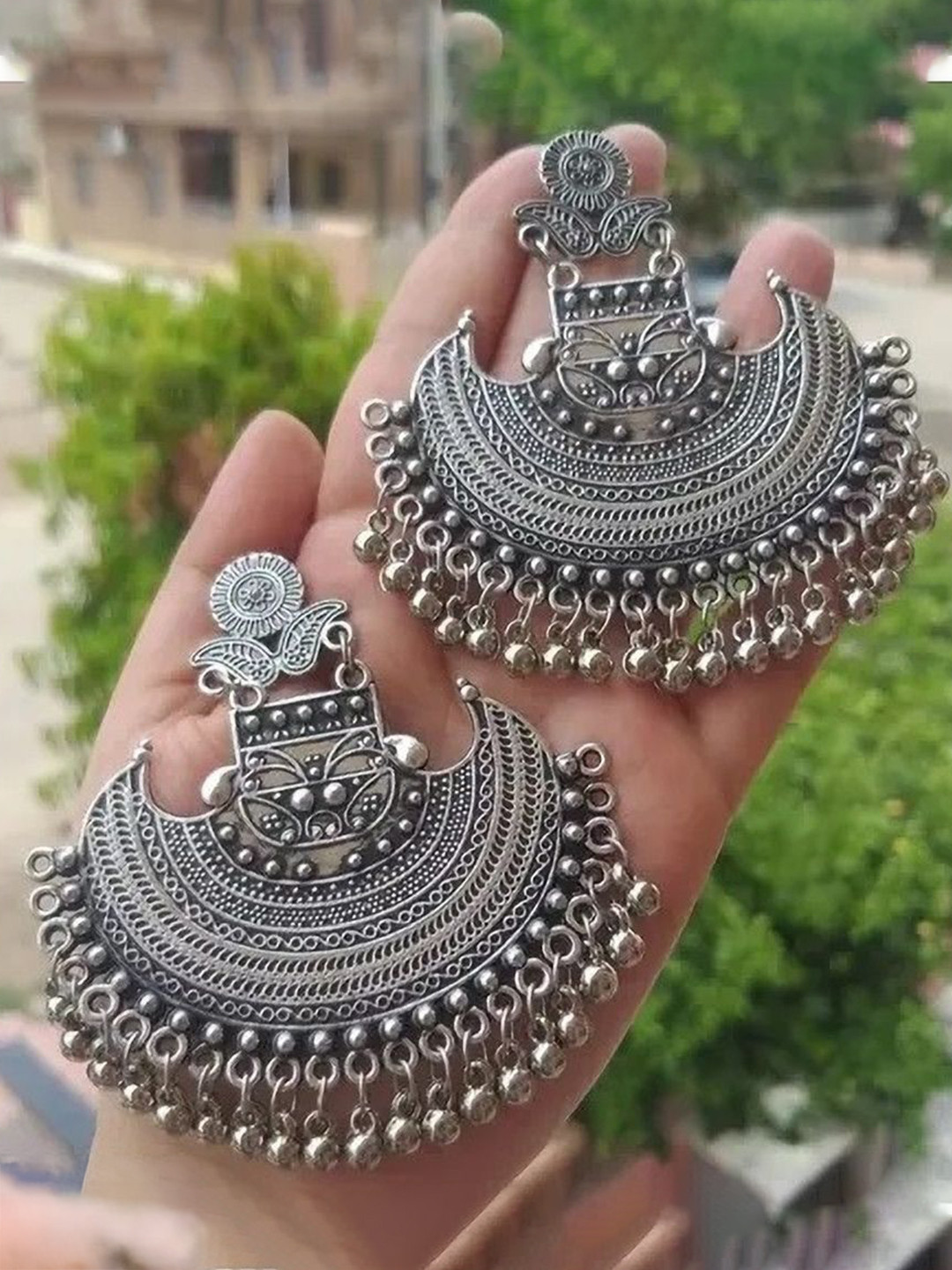 SZN Oxidised Contemporary Chandbalis
