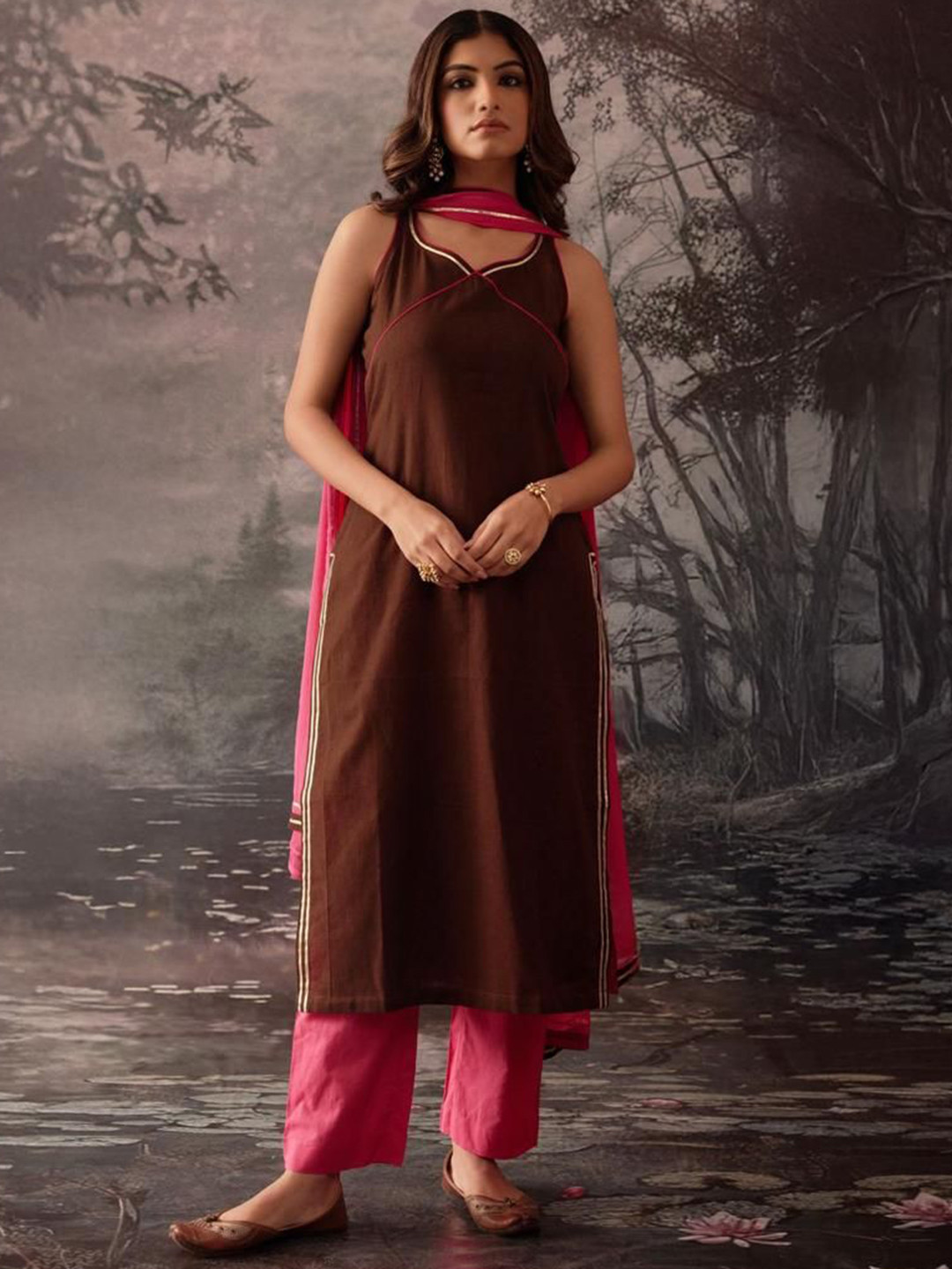 IMROZ HOUSE Aaradhya Sweetheart Neck Sleeveless Pure Cotton Kurta With Trousers & Dupatta
