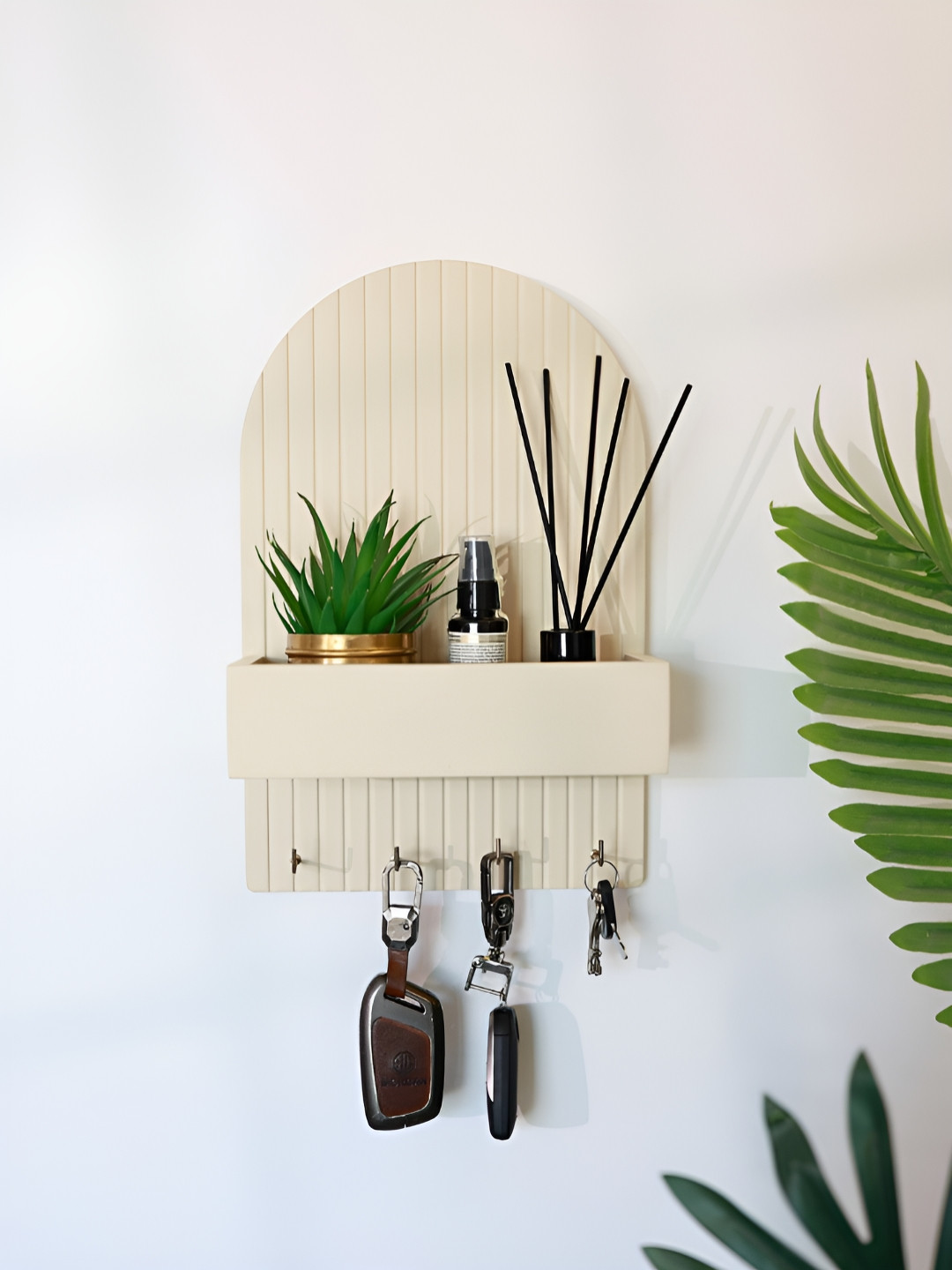 Cinch Home White Textured Wall-Mounted Key Holder With Shelf