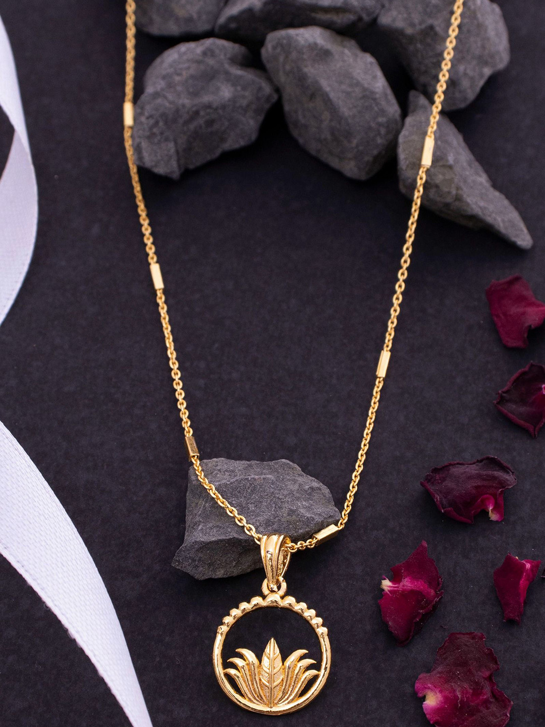 Ramdev Art Fashion Jwellery 22k Gold-Plated Pendant With Chain